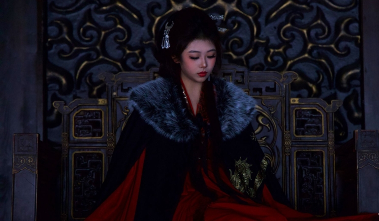 Netflix, ‘Empress of Flames’ Dizisinin İlk Görsellerini Tanıttı