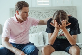 Ergenlerin ruh sağlığı desteği, babalarıyla olan ilişkilere göre değişiyor